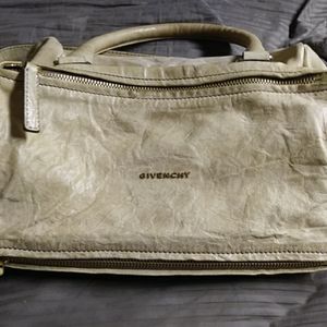 Givenchy pandora messenger  w dust bag